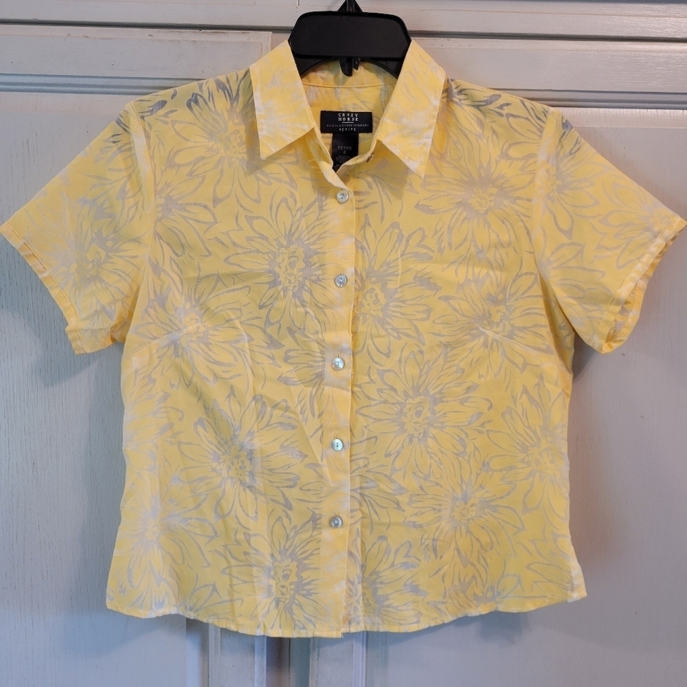 Crazy Horse Liz Claiborne Yellow Sunflower Sheer Button Up Short Sleeve Blouse